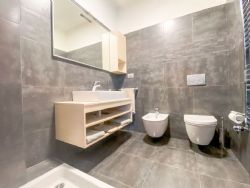 Villa Ylenia : Ванная комната с душем