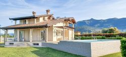 Villa Candy : detached villa to rent  Pietrasanta