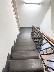 Villa Cream : Marble stairs