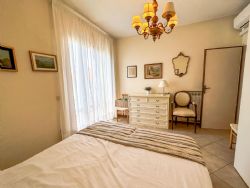 Villetta Sunny : спальня с двуспальной кроватью