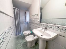 Villetta Sunny : Ванная комната с душем
