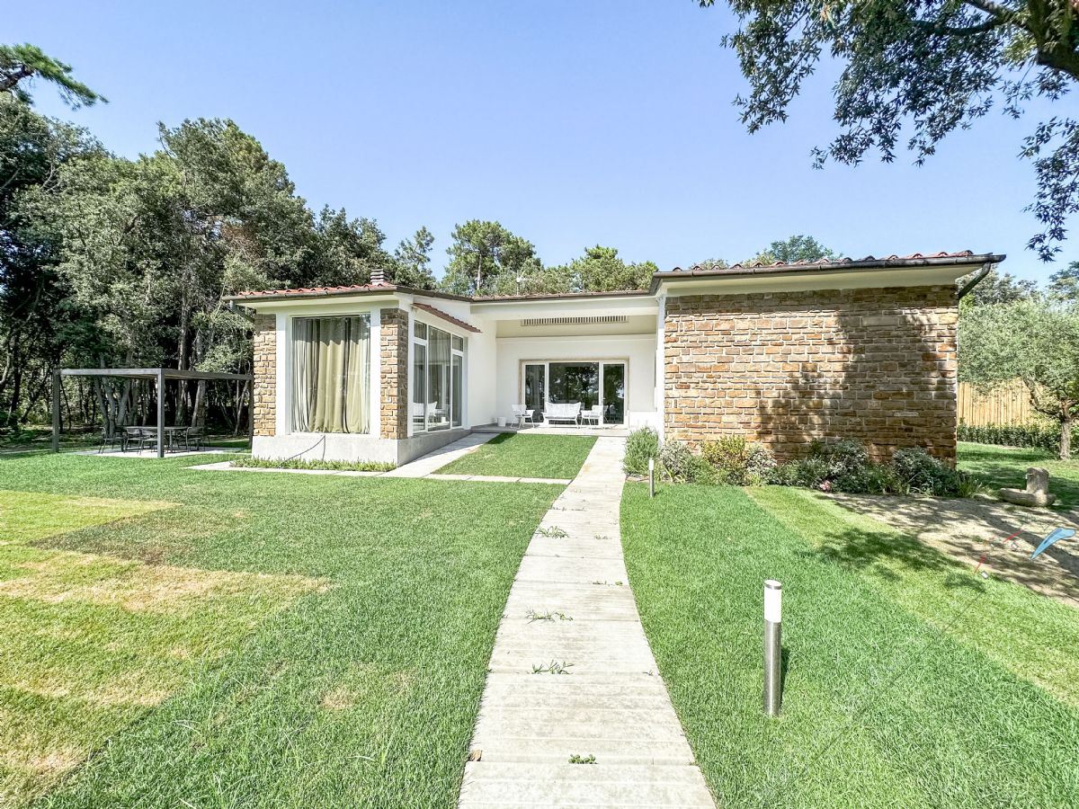 Villa Texas detached villa to rent Marina di Pietrasanta