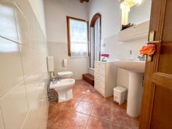 Villa Tinder : Bathroom