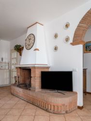 Villa La Campagnola : Fireplace