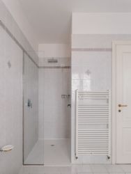 Villa La Campagnola : Bathroom with shower