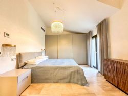 Villa Gioia : спальня с двуспальной кроватью