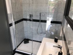 Villa Tosca : Ванная комната с душем