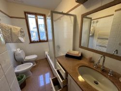 Villa Loren : Ванная комната с душем