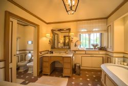 Villa Puccini Lucca : Ванная комната с ванной