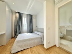 Villa Naomi : спальня с двуспальной кроватью
