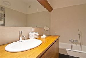 Appartamento Achille : Ванная комната с ванной