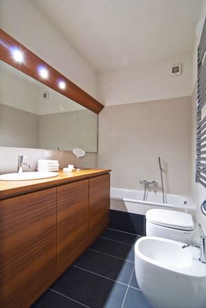 Appartamento Achille : Bathroom with tube