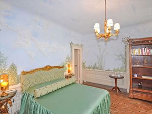 Villa Reale  : спальня с двуспальной кроватью
