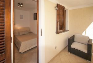 Villa Enrico  : спальня с двуспальной кроватью