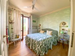 Villa Dina : спальня с двуспальной кроватью