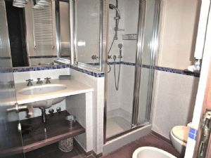 Villa Ronchi : Ванная комната с душем