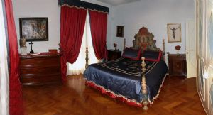 Villa dell Arte : спальня с двуспальной кроватью