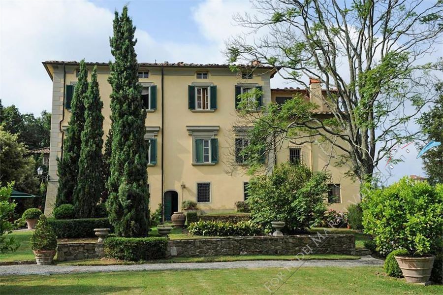 Villa Astri Vista Mare detached villa for sale Camaiore