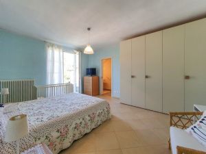 Villa Primavera : спальня с двуспальной кроватью