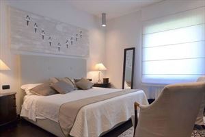 Villa Ronchi Beach  : спальня с двуспальной кроватью
