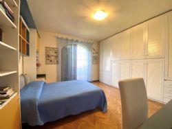 Villa Oliveta   : спальня с двуспальной кроватью