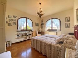 Villa Oliveta   : спальня с двумя кроватями
