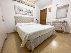Villa Margherita : спальня с двуспальной кроватью