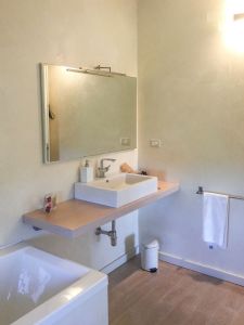 Villa Italia : Bathroom with tube