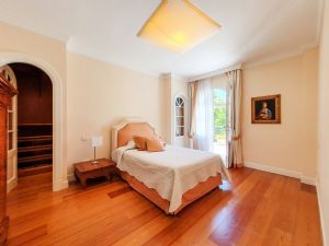 Villa Susanna : спальня с двуспальной кроватью