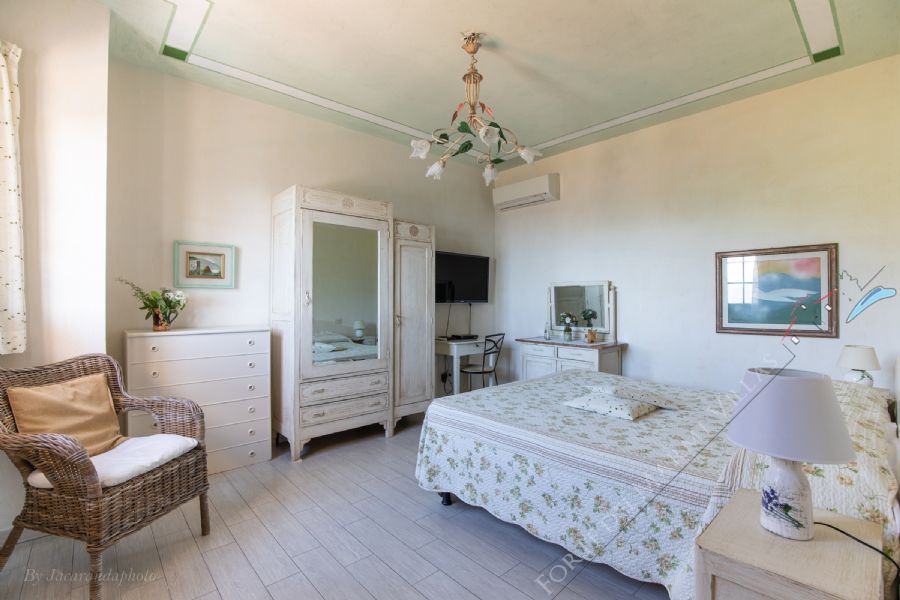 Villa Charme Toscana vista mare  : master bedroom