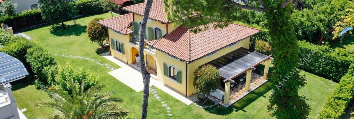 Villa Arcadia detached villa to rent and for sale Forte dei Marmi