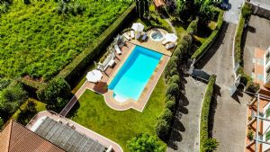 Villa Benigni  : Отдельная вилла Продажа Вайана Форте дей Марми