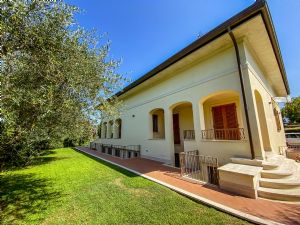 Villa Benigni  : Outside view