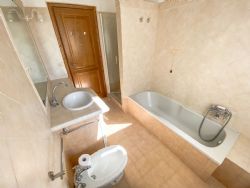 Villa Fiorita : Bathroom