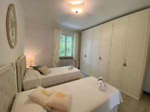 Villa Sting  : спальня с двумя кроватями
