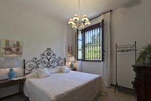 Villa Vineyard  2 : спальня с двуспальной кроватью