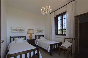 Villa Vineyard  2 : спальня с двумя кроватями