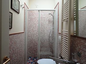 Appartamento Monica : Ванная комната с душем