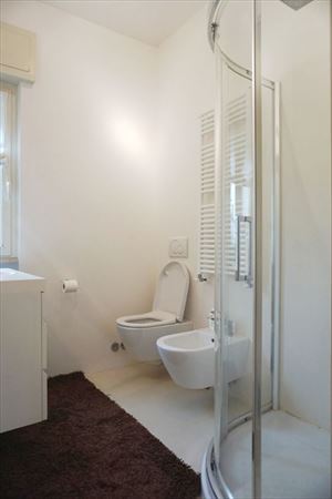 Appartamento Navi : Bathroom with shower