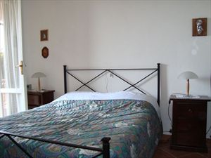 Villa Sergio  : спальня с двуспальной кроватью