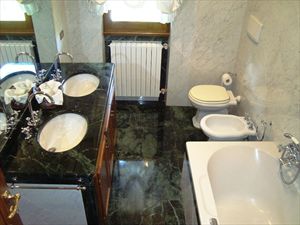Villa Lana : Ванная комната с ванной