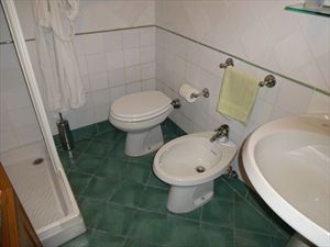 Villa Isola : Bathroom with shower