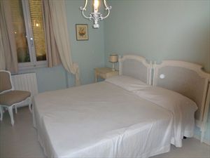 Villa  il Sogno  del mare                                : спальня с двуспальной кроватью