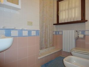Villa Sandra : Ванная комната с душем