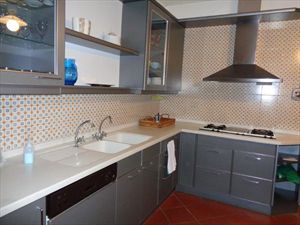 Villa Sassicaia : Kitchen