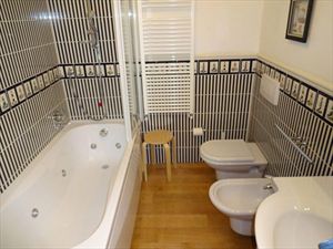 Villa Mandarina : Ванная комната с душем