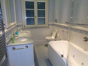 Villa Romanica  : Ванная комната с ванной