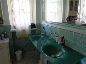 Villa Capriccio  : Bathroom with tube