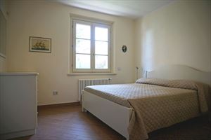 Villa Buratti : спальня с двуспальной кроватью