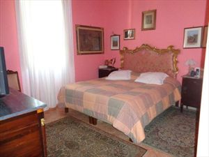villa  Pontile  : спальня с двуспальной кроватью